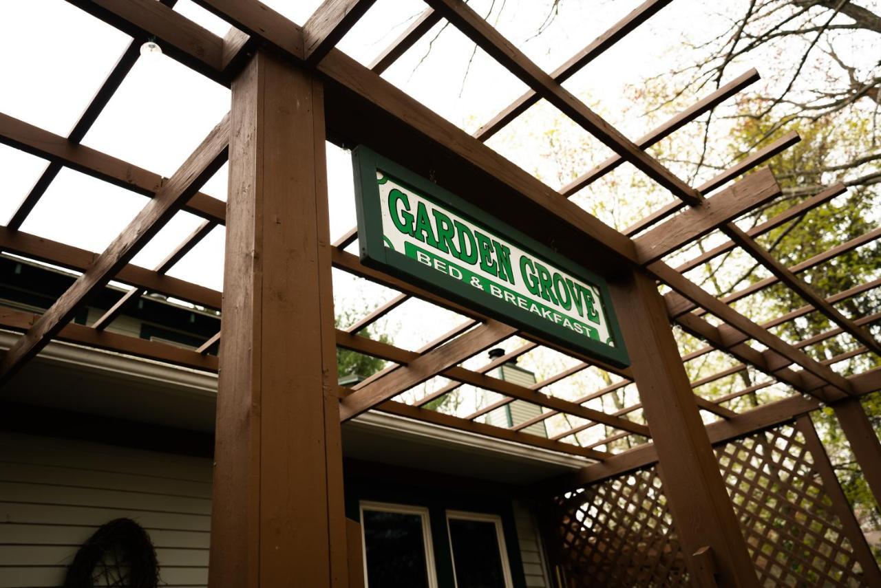 Garden Grove Inn Bed And Breakfast Union Pier Exterior photo